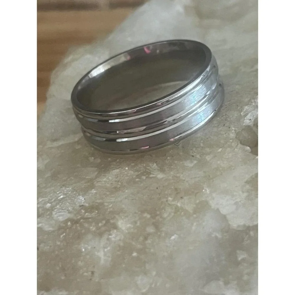 Silver Titanium Band-Textured Brushed Finish -Unisex Ring-8mm Width-New-Size 9